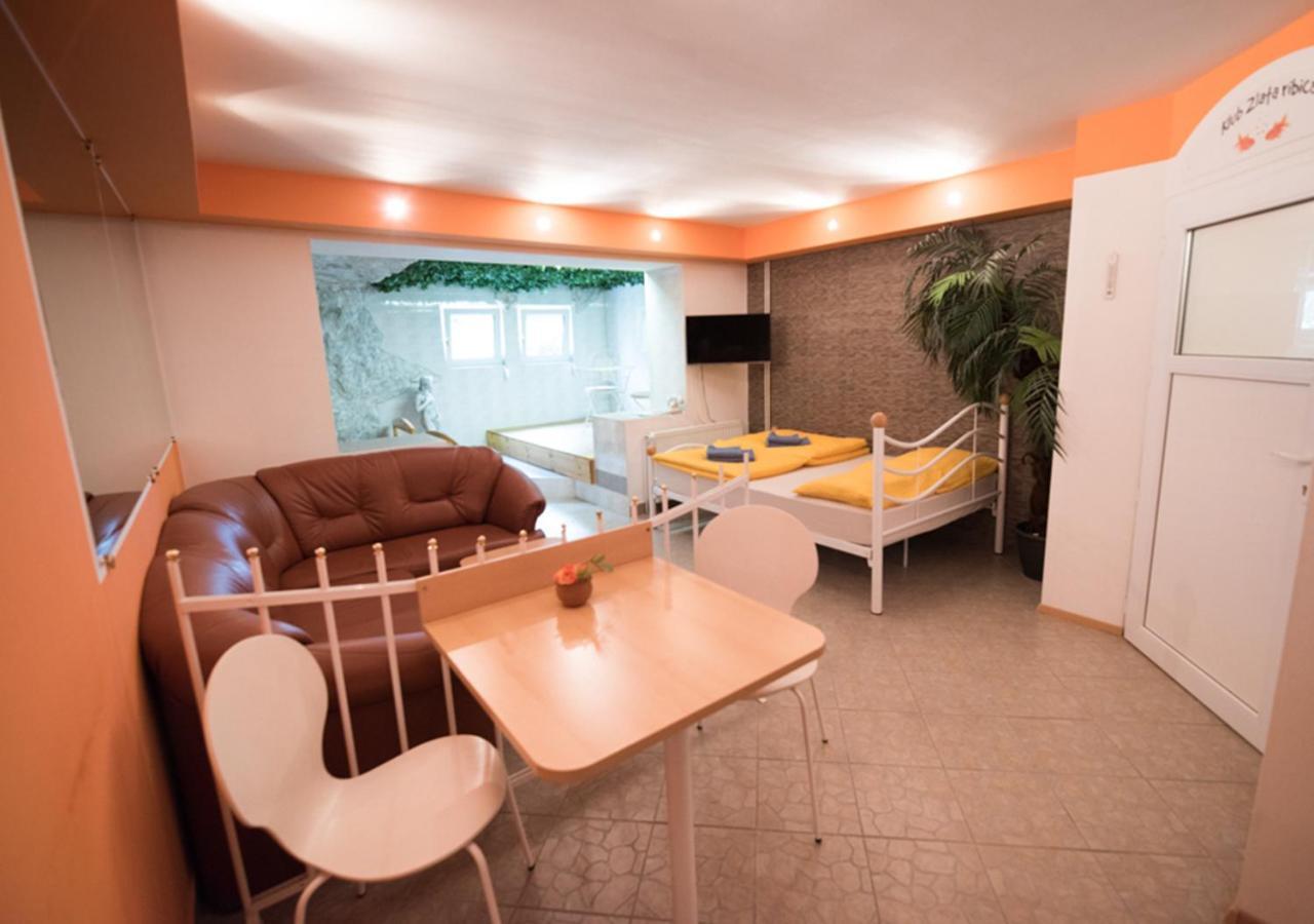 Klub Zlata Ribica Otel Jesenice Dış mekan fotoğraf